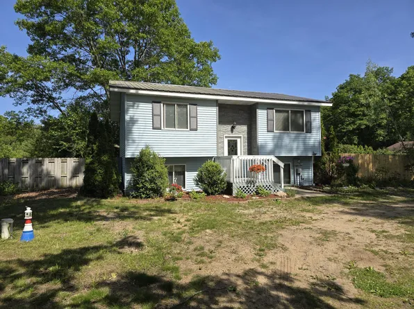 7968 S 80th Ave, Rothbury, MI 49452