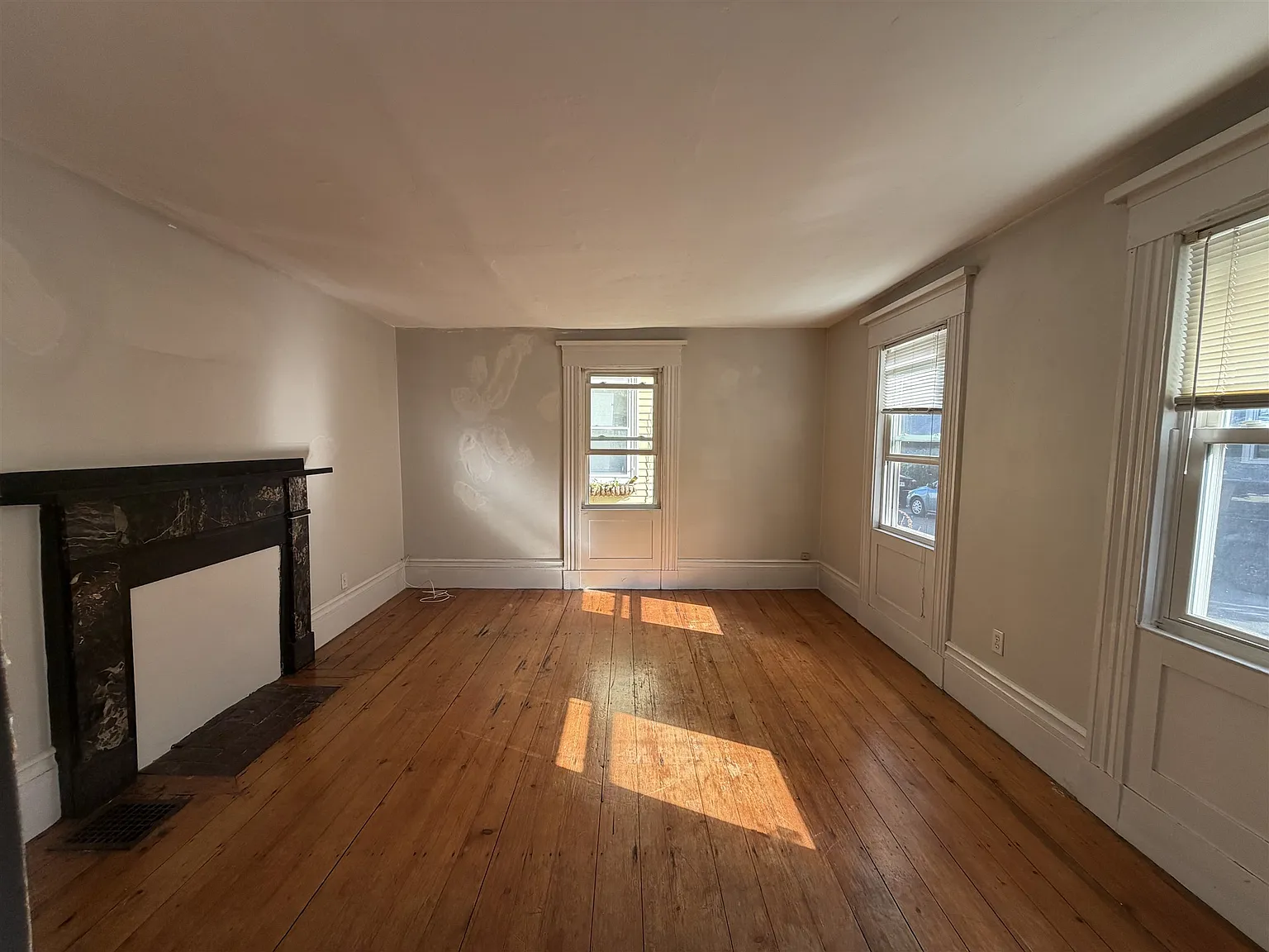 1 bed, $2,600 — Photo 2