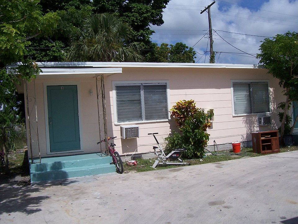 2nd building (duplex)(1br1ba)