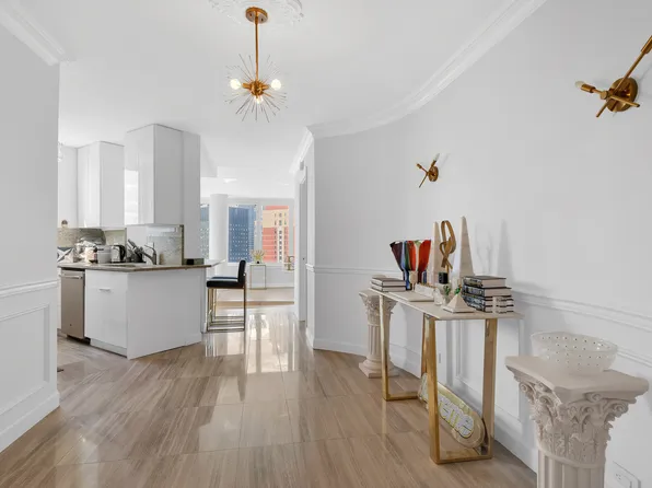 330 East 38th Street 48E image 3 of 26