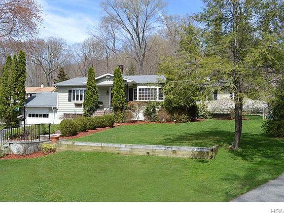 2nd image of 8 Acacia Dr