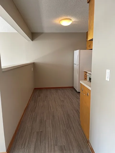 2 bed, $1,400 — Photo 3