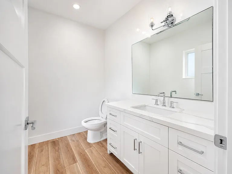 1819 Westholme Ave — Photo 24
