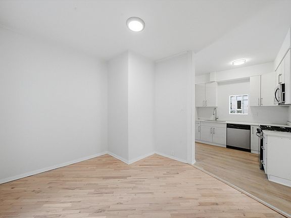 4th image of 1446 E 71st Pl