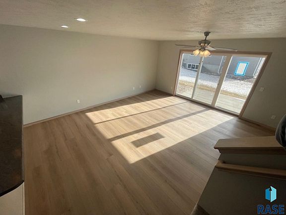 3rd image of 9609 W Tunis Dr
