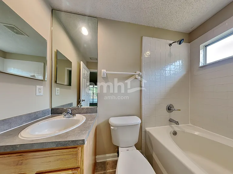3120 Litchfield Dr — Photo 9
