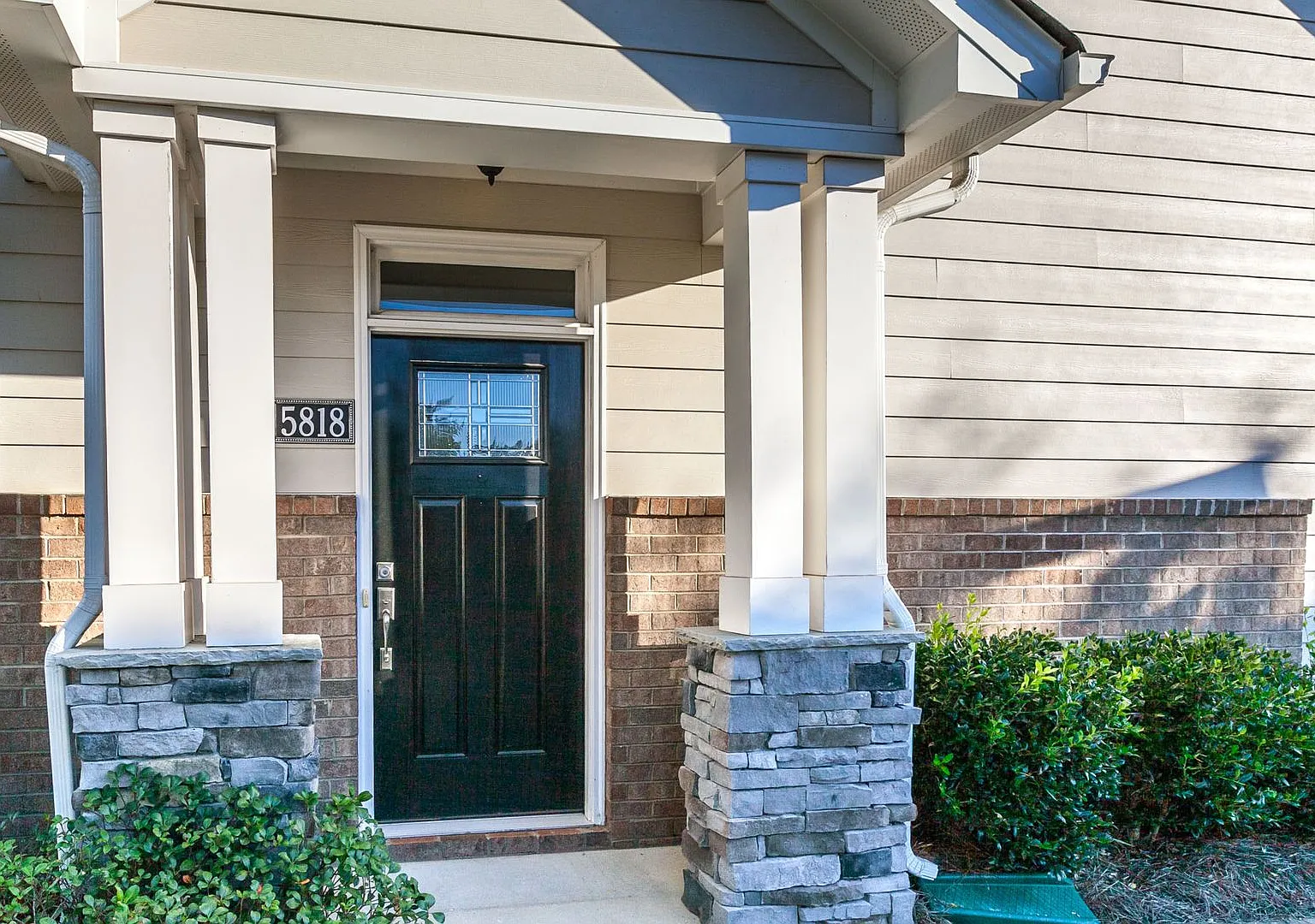 Townhouse in the Glenmore Garden Community! — Photo 2