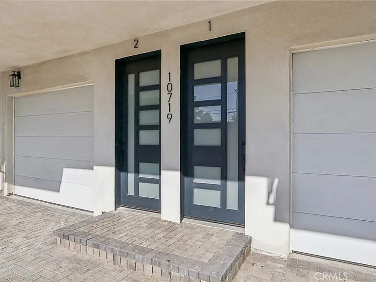 10719 Addison St — Photo 42