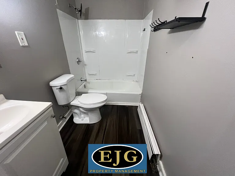 254 Central St #E — Photo 18