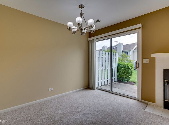 5th image of 209 Chesterfield Ct Unit B