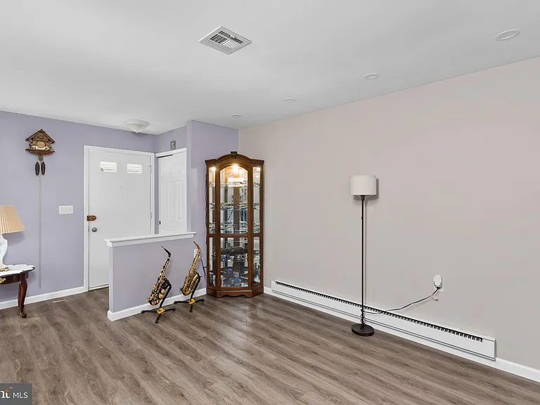 224 Huntington Dr — Photo 11