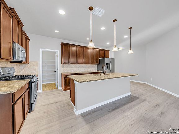 5th image of 10423 FRANCISCO WAY