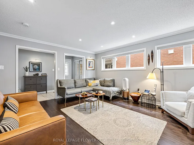 3910 Milkwood Cres — Photo 9