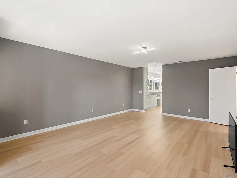 6518 Monte Fuego — Photo 45