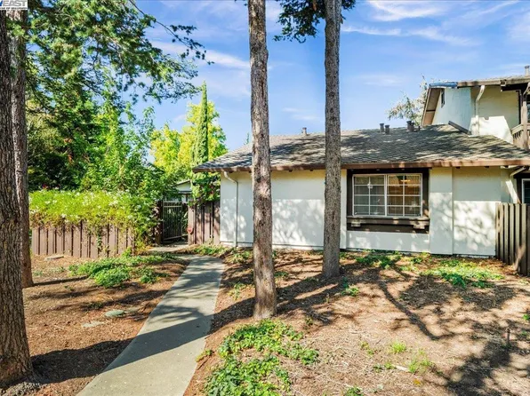 472 Rego Cmn, Fremont, CA 94536
