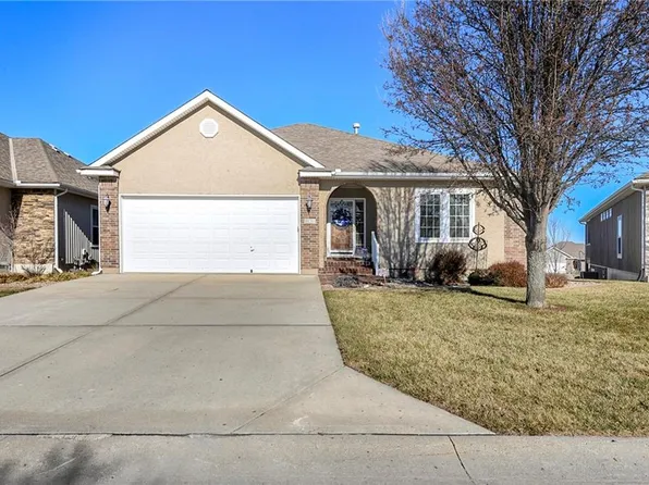 908 SW Olympia Ct, Lees Summit, MO 64082