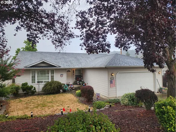 411 Sunnyside Dr, Winston, OR 97496