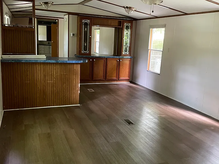 138 Anna Rd — Photo 5