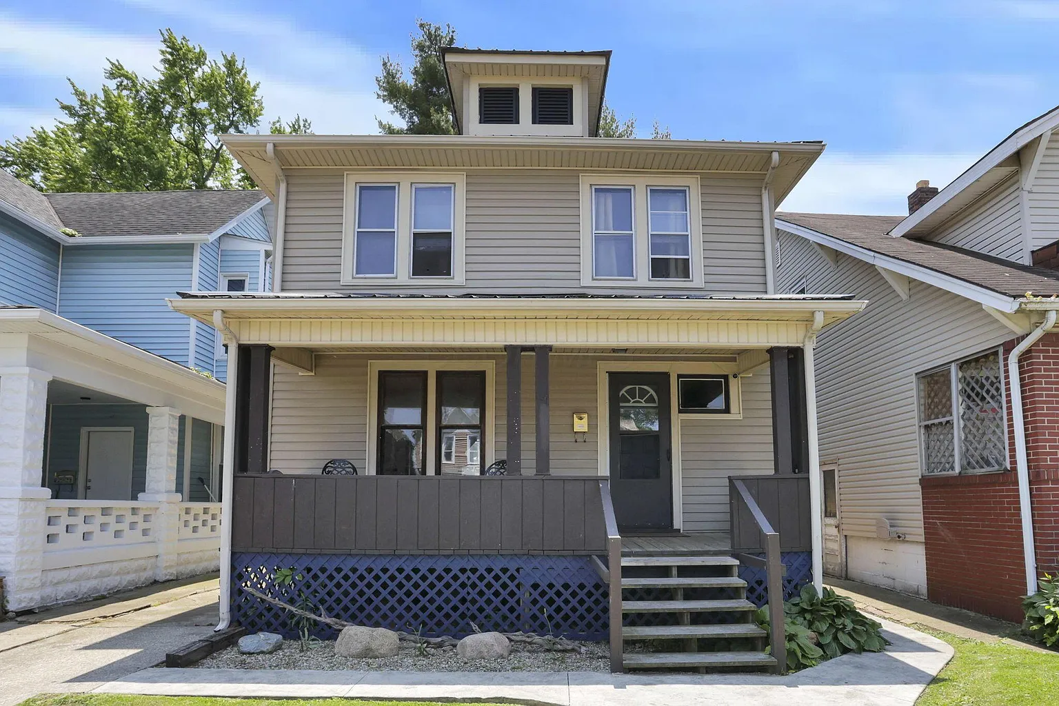 421 E Main St photo 1