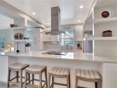 1051 3rd St S APT 201, Naples, FL, 34102