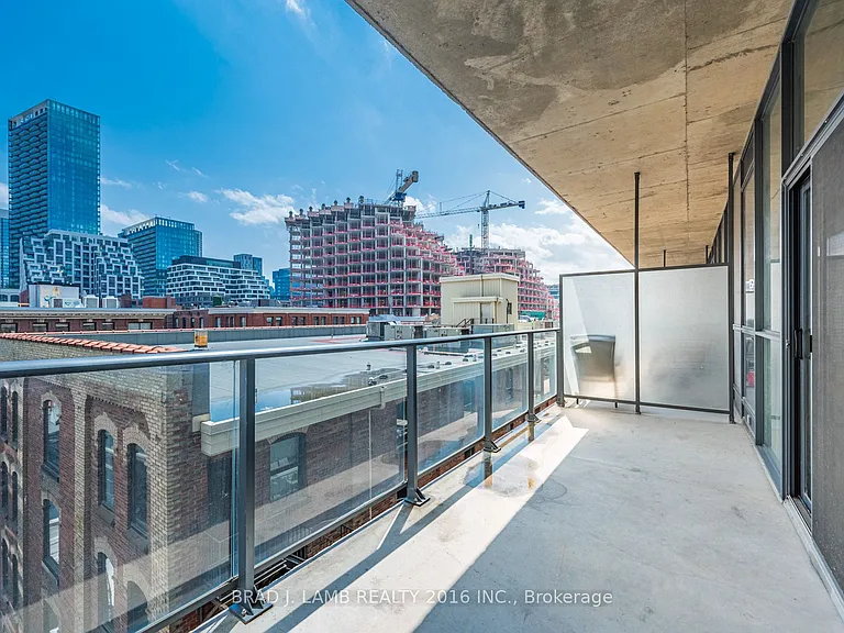 478 King St W #512 — Photo 21