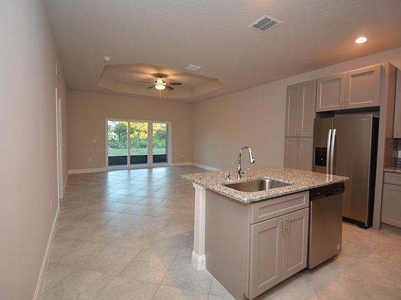 4th image of 33A Louisiana Dr