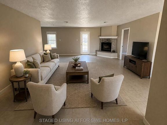 4th image of 1011 Oak Dr