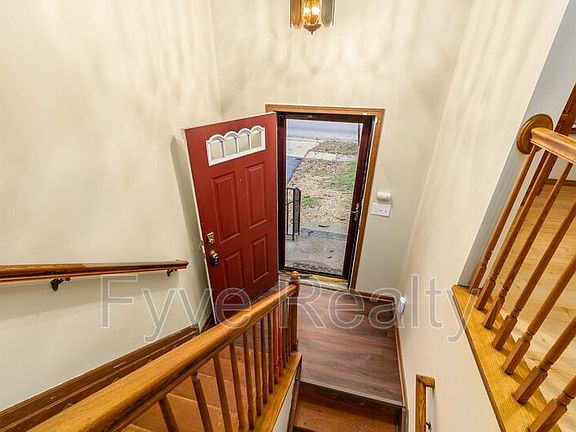 5th image of 288 Harland Dr