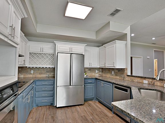 4th image of 2405 Fred Daugherty Dr