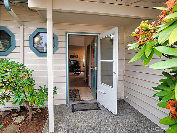3rd image of 24914 109th Pl SE #34-C