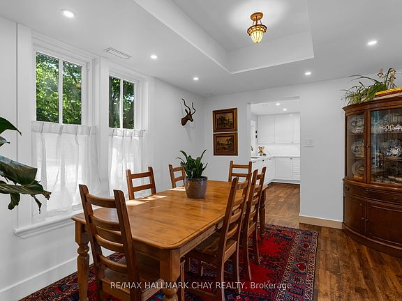 5th image of 26 Edward St W