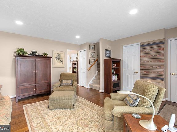 3rd image of 10600 Limburg Ct