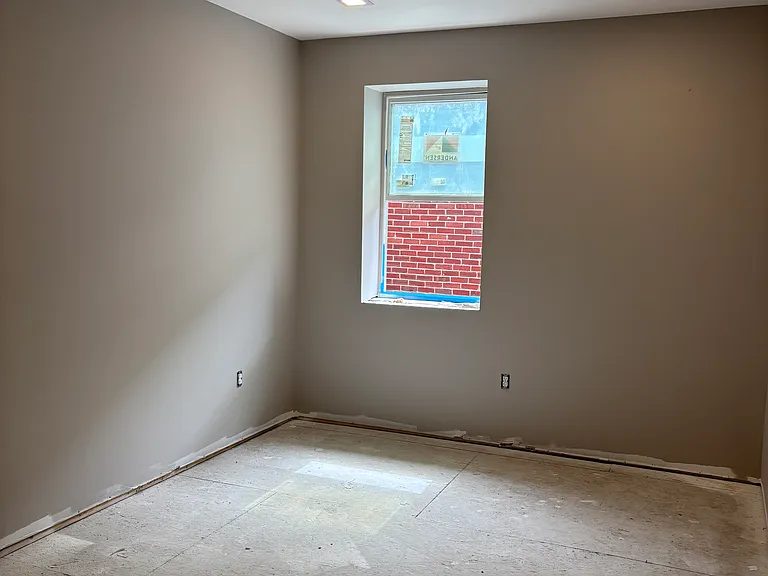 564 Main St — Photo 6
