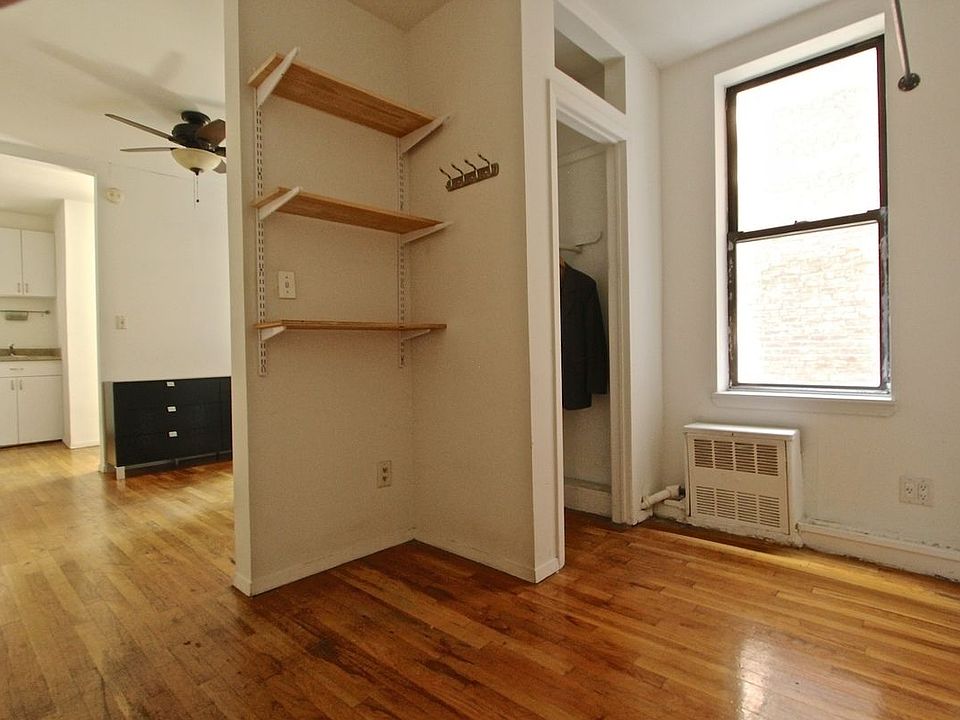 2nd image of 160 Prince St APT 1A