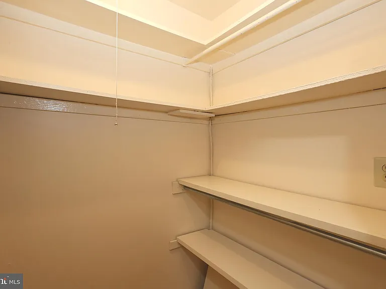 1637 Oakwood Dr #S122 — Photo 8