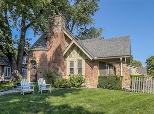130 E Dartmouth Rd, Kansas City, MO 64113