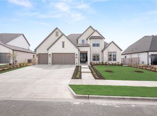 8806 Comet Dr, Bentonville, AR 72713