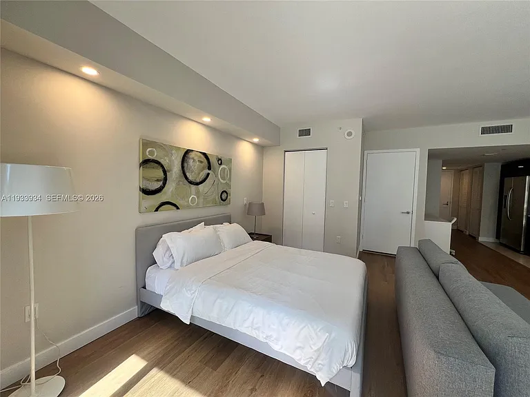 31 SE 6th St #703 — Photo 13