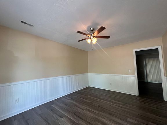 2nd image of 313 Sprucewood Dr