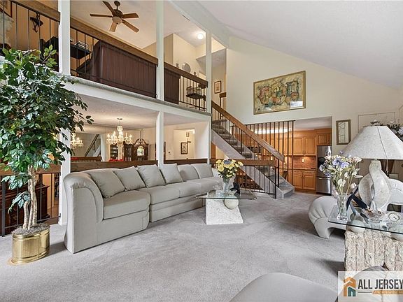 4th image of 108 Westgate Dr