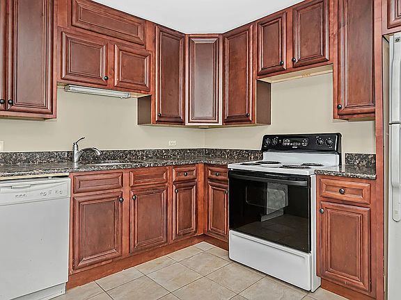5th image of 200 N Dearborn St Unit 4006