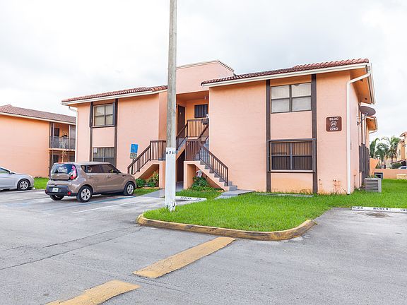 2nd image of 2740 W 63rd Pl #21-25