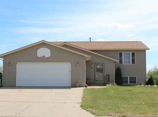 101 Allen Dr, Bismarck, ND 58504
