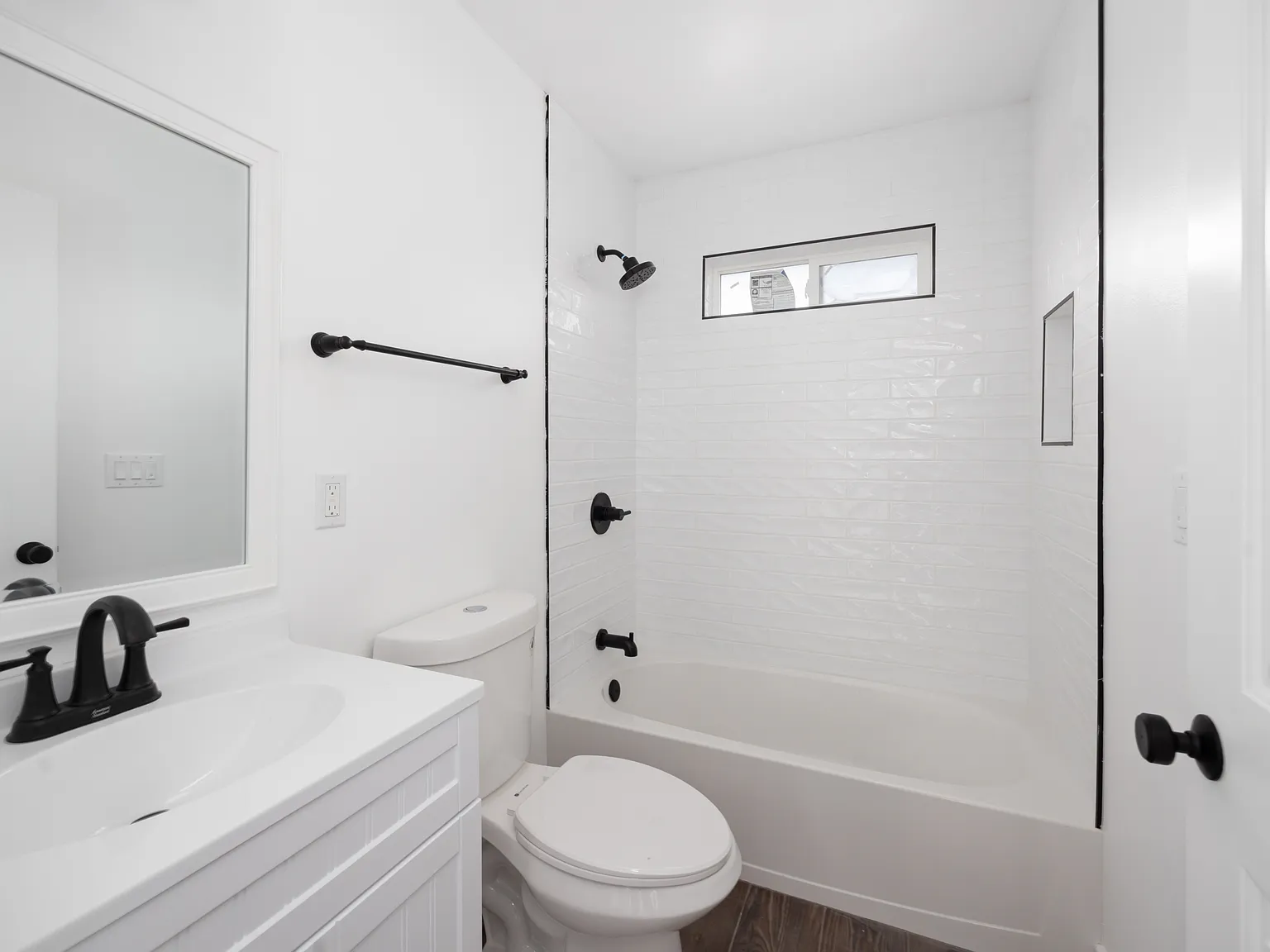 3 bed, 1200 sqft, $3,200 — Photo 3