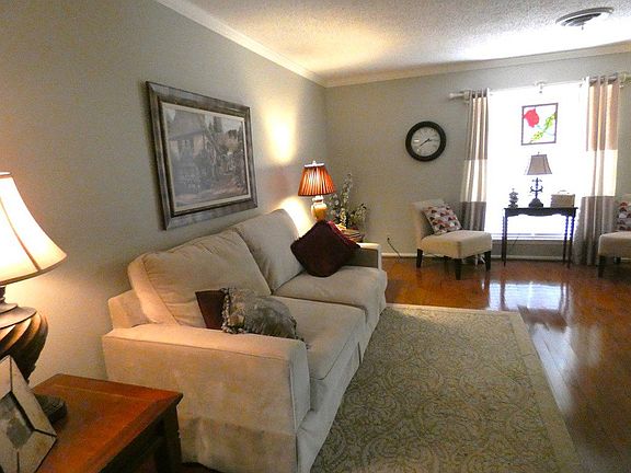 4th image of 218 Kessler Ln