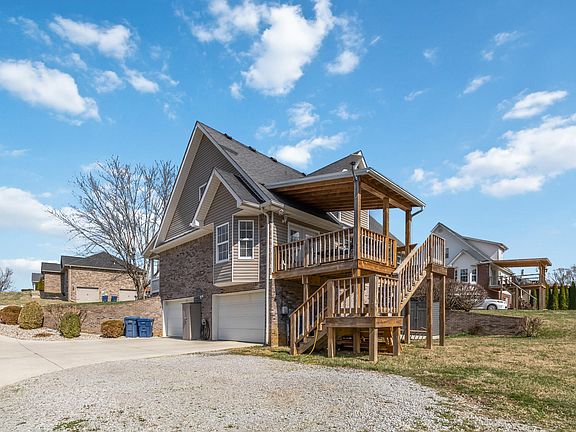 4th image of 362 Whisper Woods Dr