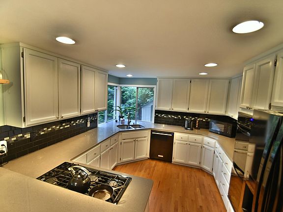 5th image of 16415 126th Ave NE