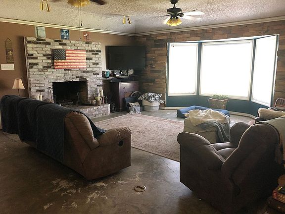 3rd image of 309 Darbonne Dr