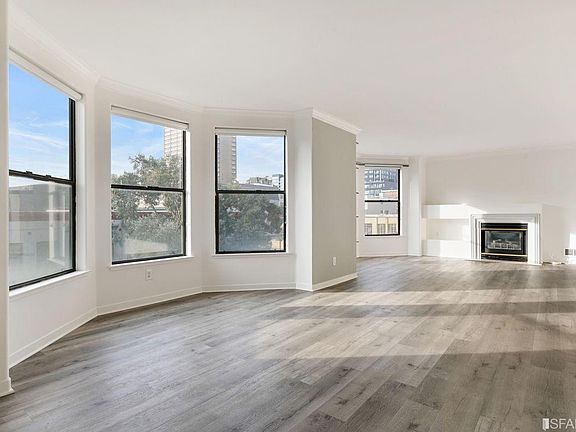 5th image of 1688 Sacramento St #303