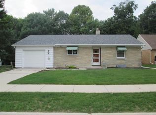 950 N 23rd St, Manitowoc, WI 54220